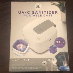 Uv-C sanitizer portable case Used to kill bacteria